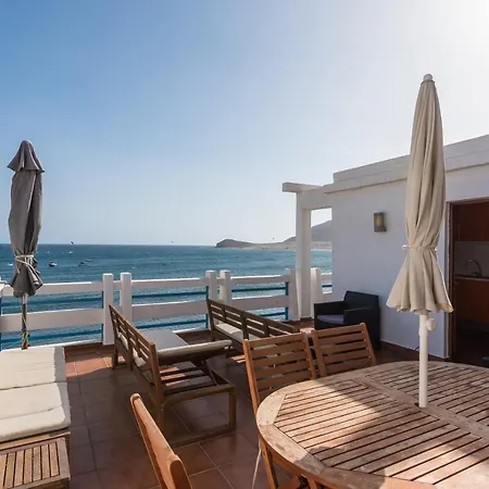 House Touching The Sea Holiday home