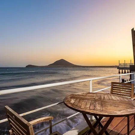 Holiday home House Touching The Sea