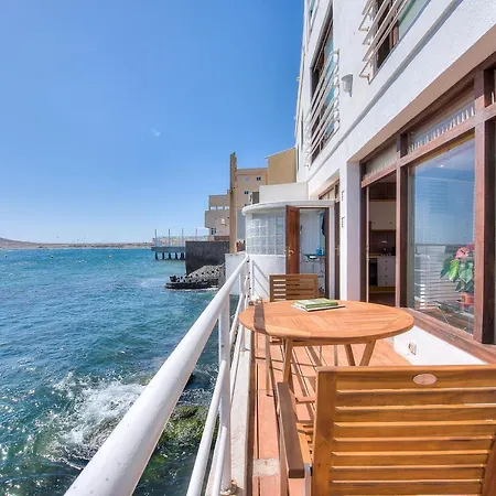 House Touching The Sea Holiday home *