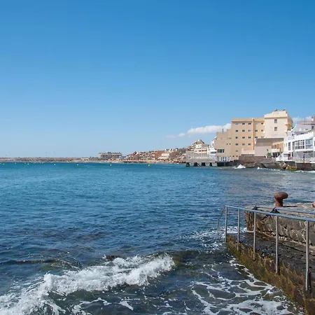 House Touching The Sea * אל מדאנו