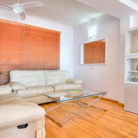 House Touching The Sea בית נופש *